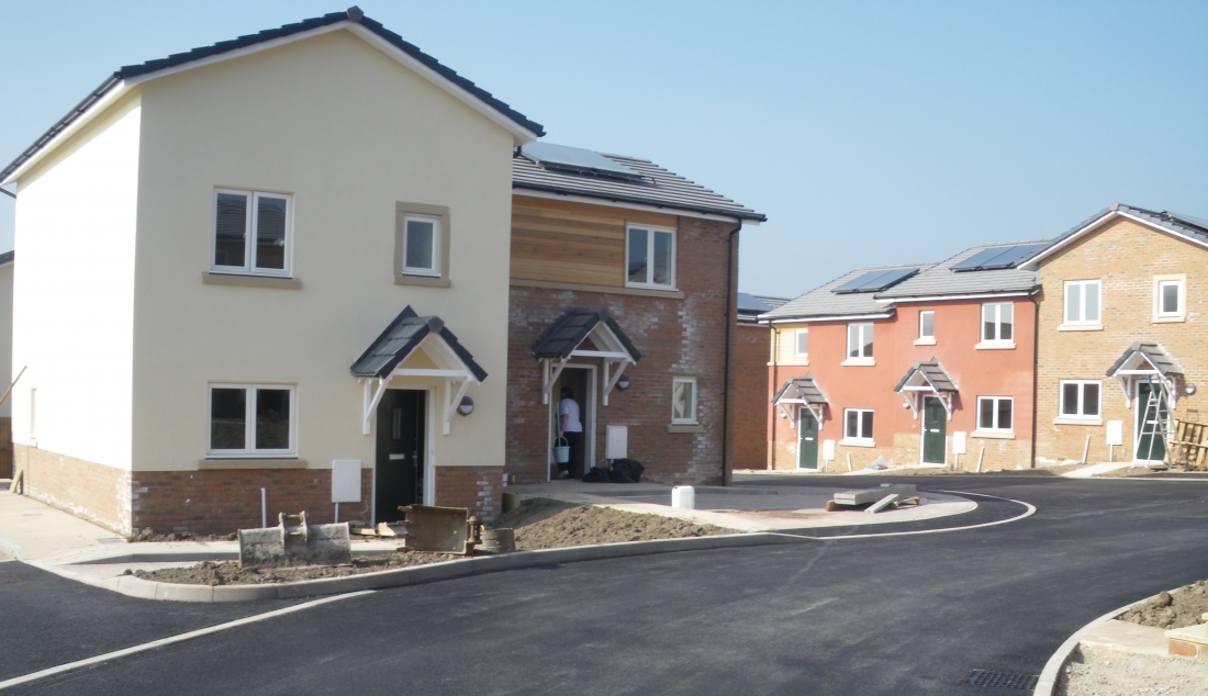 19 Units, Lydney