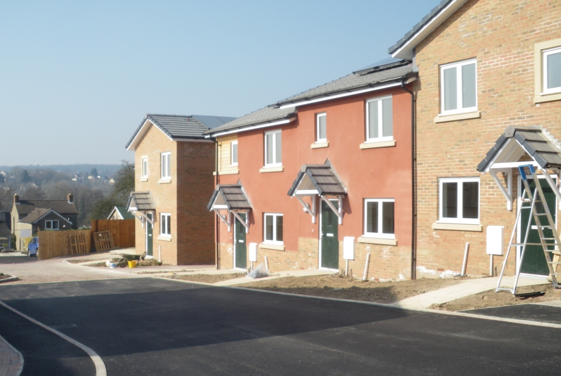 19 Units, Lydney