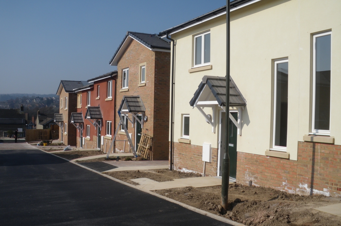 19 Units, Lydney
