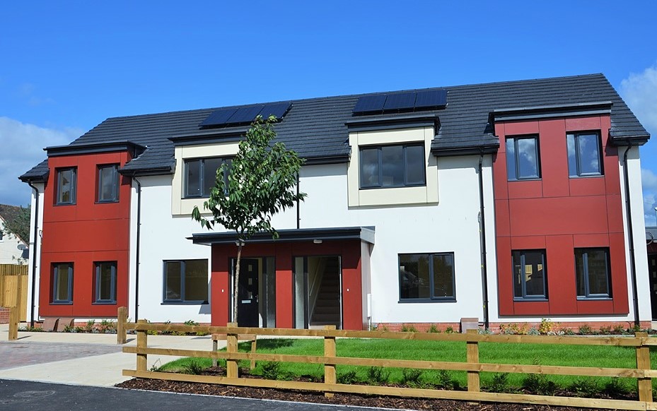 6 Units, Lydney